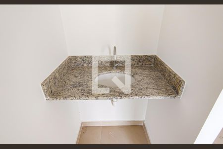 Lavabo de apartamento para alugar com 1 quarto, 47m² em Taquara, Rio de Janeiro