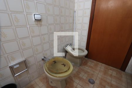 Casa à venda com 170m², 3 quartos e 2 vagasBanheiro da Suíte