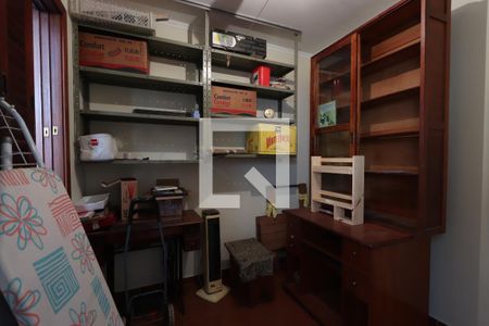 Casa à venda com 170m², 3 quartos e 2 vagasQuarto de Serviço