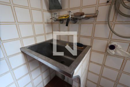Casa à venda com 170m², 3 quartos e 2 vagasLavanderia
