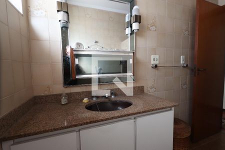 Casa à venda com 170m², 3 quartos e 2 vagasBanheiro Social