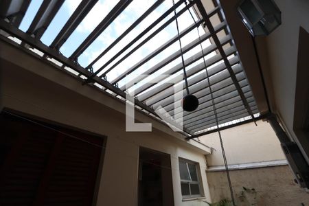 Casa à venda com 170m², 3 quartos e 2 vagasQuintal - teto escamoteável