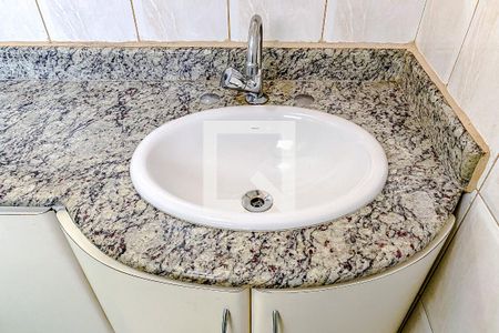 Apartamento para alugar com 65m², 2 quartos e 1 vagaBanheiro