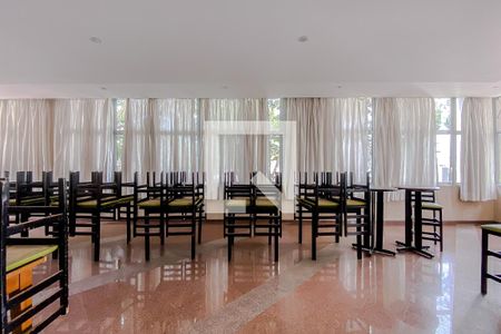 Apartamento para alugar com 65m², 2 quartos e 1 vagaÁrea comum - Salão de festas