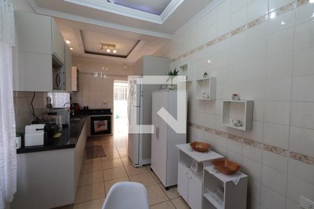 Casa à venda com 280m², 3 quartos e 3 vagasCozinha 