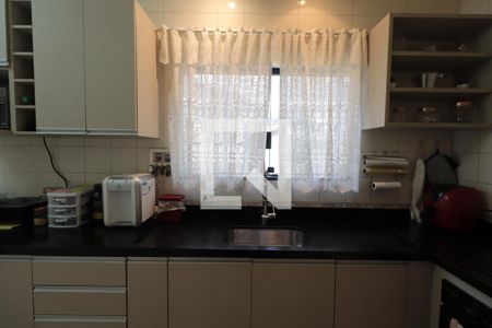 Casa à venda com 280m², 3 quartos e 3 vagasCozinha 