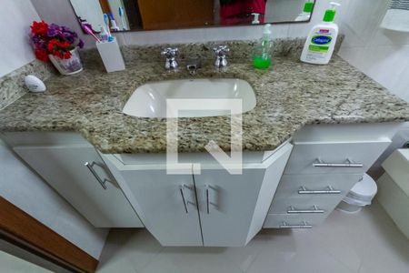 Casa à venda com 332m², 3 quartos e 4 vagasBanheiro da Suíte 1