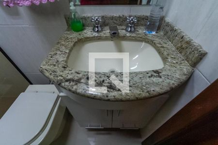 Casa à venda com 332m², 3 quartos e 4 vagasBanheiro da Suíte 2