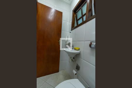 Casa à venda com 332m², 3 quartos e 4 vagasBanheiro do Salão