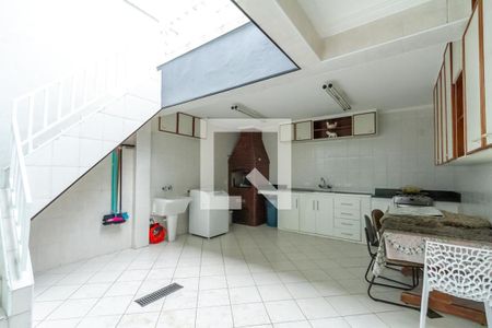 Casa à venda com 332m², 3 quartos e 4 vagasÁrea de Serviço e Churrasqueira