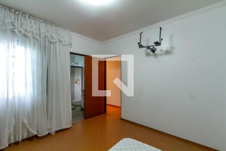 Casa à venda com 332m², 3 quartos e 4 vagasSuíte 2