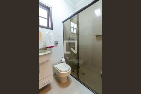 Casa à venda com 332m², 3 quartos e 4 vagasBanheiro Social