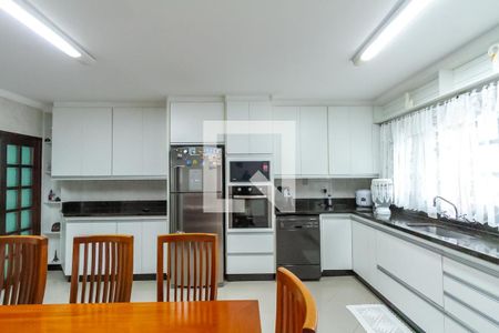 Casa à venda com 332m², 3 quartos e 4 vagasCozinha