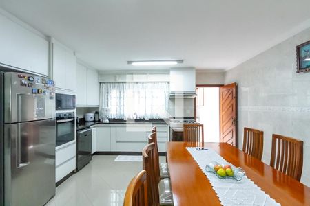 Casa à venda com 332m², 3 quartos e 4 vagasCozinha