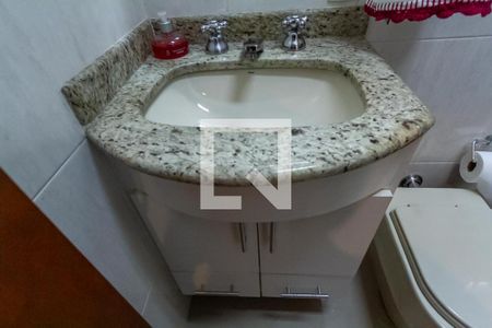 Casa à venda com 332m², 3 quartos e 4 vagasBanheiro Social