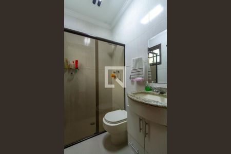 Casa à venda com 332m², 3 quartos e 4 vagasBanheiro da Suíte 2