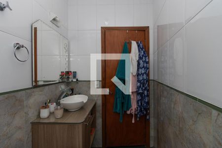 Casa à venda com 330m², 4 quartos e 3 vagas Casa à venda com 330m², 4 quartos e 3 vagasBanheiro da Suíte 1