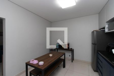 Casa à venda com 330m², 4 quartos e 3 vagas Casa à venda com 330m², 4 quartos e 3 vagasCozinha Cobertura