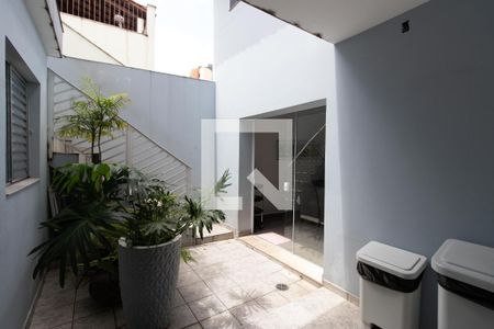 Casa à venda com 330m², 4 quartos e 3 vagas Casa à venda com 330m², 4 quartos e 3 vagasQuintal