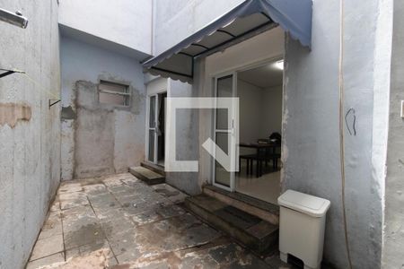 Casa à venda com 330m², 4 quartos e 3 vagas Casa à venda com 330m², 4 quartos e 3 vagasQuintal