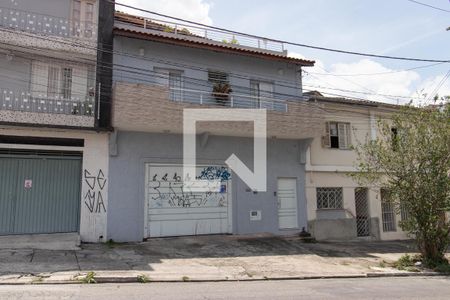 Casa à venda com 330m², 4 quartos e 3 vagas Casa à venda com 330m², 4 quartos e 3 vagasFachada