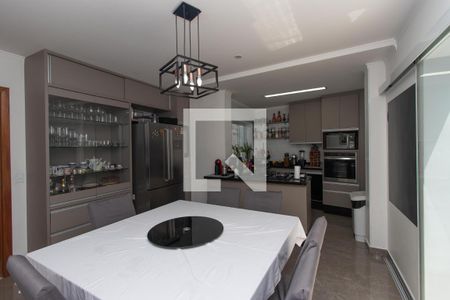 Casa à venda com 330m², 4 quartos e 3 vagas Casa à venda com 330m², 4 quartos e 3 vagasCopa