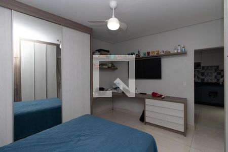 Casa à venda com 330m², 4 quartos e 3 vagas Casa à venda com 330m², 4 quartos e 3 vagasQuarto Suíte 2 Cobertura