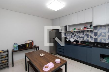 Casa à venda com 330m², 4 quartos e 3 vagas Casa à venda com 330m², 4 quartos e 3 vagasCozinha Cobertura