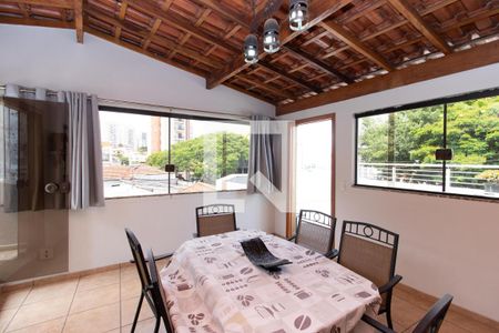 Casa à venda com 330m², 4 quartos e 3 vagas Casa à venda com 330m², 4 quartos e 3 vagasSala Cobertura