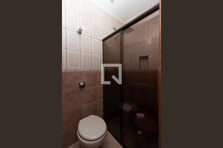 Casa à venda com 330m², 4 quartos e 3 vagas Casa à venda com 330m², 4 quartos e 3 vagasBanheiro de Serviço