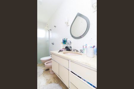 Casa à venda com 180m², 3 quartos e 2 vagas Casa à venda com 180m², 3 quartos e 2 vagasBanheiro