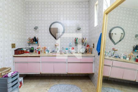 Casa à venda com 180m², 3 quartos e 2 vagas Casa à venda com 180m², 3 quartos e 2 vagasSuíte - Banheiro