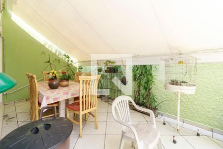 Casa à venda com 180m², 3 quartos e 2 vagas Casa à venda com 180m², 3 quartos e 2 vagasQuintal