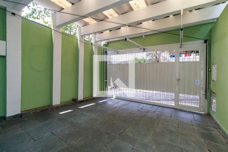 Casa à venda com 180m², 3 quartos e 2 vagas Casa à venda com 180m², 3 quartos e 2 vagasGaragem