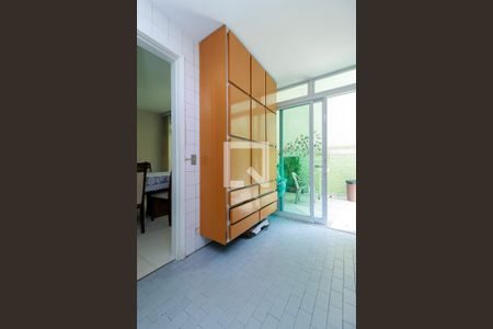 Casa à venda com 180m², 3 quartos e 2 vagas Casa à venda com 180m², 3 quartos e 2 vagasCozinha