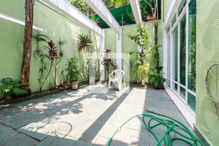 Casa à venda com 180m², 3 quartos e 2 vagas Casa à venda com 180m², 3 quartos e 2 vagasGaragem