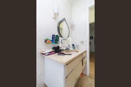 Casa à venda com 180m², 3 quartos e 2 vagas Casa à venda com 180m², 3 quartos e 2 vagasBanheiro