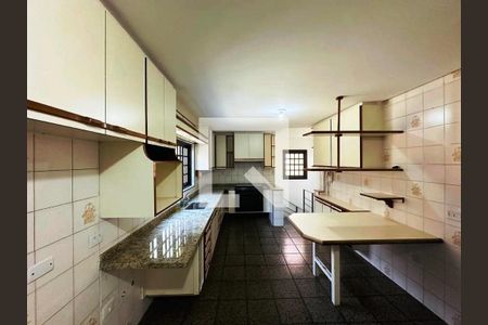 Casa à venda com 340m², 4 quartos e 5 vagas Casa à venda com 340m², 4 quartos e 5 vagasFoto 01