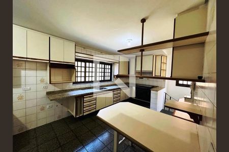Casa à venda com 340m², 4 quartos e 5 vagas Casa à venda com 340m², 4 quartos e 5 vagasFoto 01