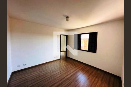 Casa à venda com 340m², 4 quartos e 5 vagas Casa à venda com 340m², 4 quartos e 5 vagasFoto 01