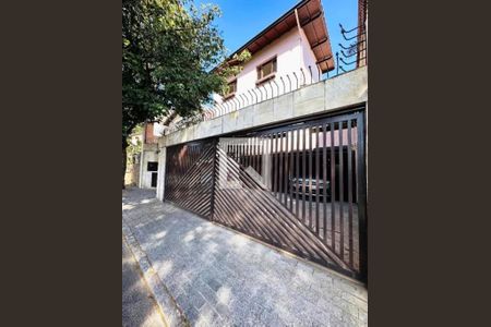 Casa à venda com 340m², 4 quartos e 5 vagas Casa à venda com 340m², 4 quartos e 5 vagasFoto 01
