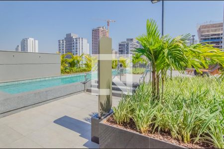 Studio à venda com 28m², 1 quarto e sem vaga Studio à venda com 28m², 1 quarto e sem vagaÁrea comum - Piscina