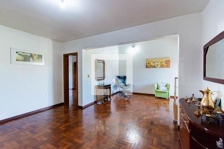 Casa à venda com 600m², 5 quartos e 2 vagas Casa à venda com 600m², 5 quartos e 2 vagasSala 2