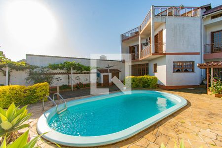 Casa à venda com 600m², 5 quartos e 2 vagas Casa à venda com 600m², 5 quartos e 2 vagasÁrea comum