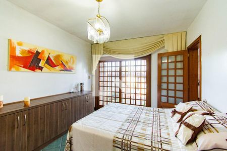 Casa à venda com 600m², 5 quartos e 2 vagas Casa à venda com 600m², 5 quartos e 2 vagasQuarto 5