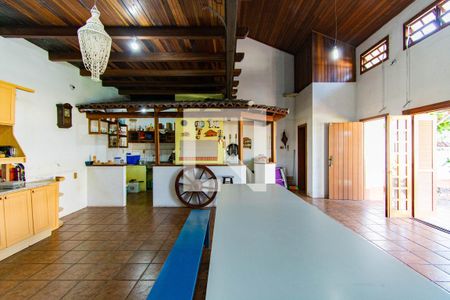 Casa à venda com 600m², 5 quartos e 2 vagas Casa à venda com 600m², 5 quartos e 2 vagasÁrea Gourmet