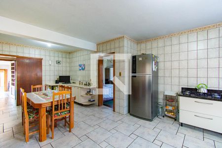 Casa à venda com 600m², 5 quartos e 2 vagas Casa à venda com 600m², 5 quartos e 2 vagasCozinha