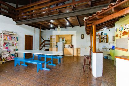 Casa à venda com 600m², 5 quartos e 2 vagas Casa à venda com 600m², 5 quartos e 2 vagasÁrea Gourmet