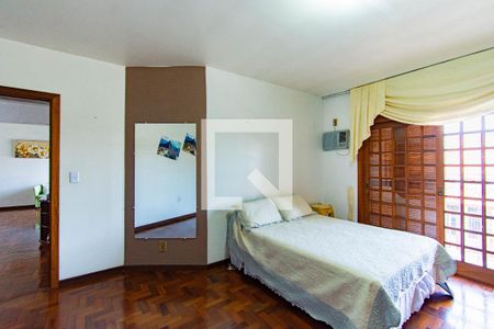 Casa à venda com 600m², 5 quartos e 2 vagas Casa à venda com 600m², 5 quartos e 2 vagasQuarto 2