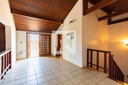 Casa à venda com 600m², 5 quartos e 2 vagas Casa à venda com 600m², 5 quartos e 2 vagasCorredor